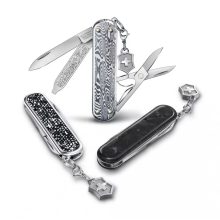 VICTORINOX Swiss Army Classic SD Brilliant Carbon zsebkés