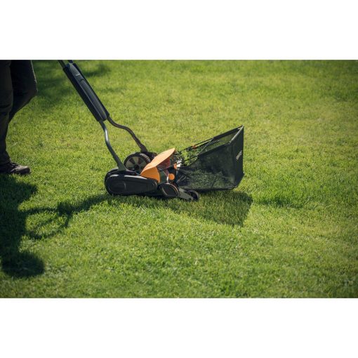 FISKARS StaySharp Max fűgyűjtő kézi fűnyíróhoz