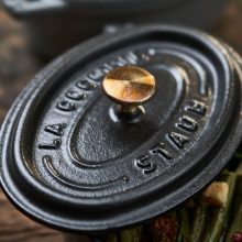 STAUB La Cocotte Mini ovális lábas (11 cm) fekete