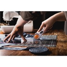 FISKARS Vonalzó 15x60 cm