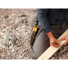 FISKARS Hardware ácskés, tokba épített élezővel