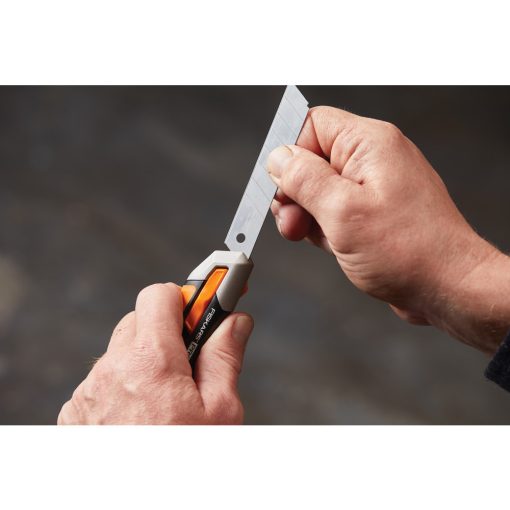 FISKARS CarbonMax Snap-off pengekés (18 mm)