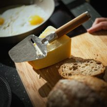 FISKARS Norden sajtvágó (kemény sajtokhoz)