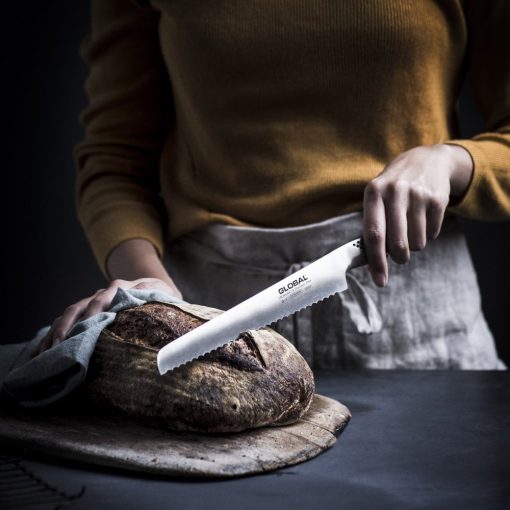 GLOBAL kenyérvágó kés 22 cm